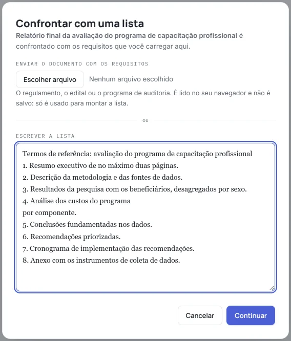 Tela «Confrontar com uma lista» do HILO com o relatório de consultoria fictício aberto: os termos de referência fictícios escritos na caixa «Escrever a lista» (um título e oito requisitos numerados, o quarto em duas linhas) e o botão «Continuar».